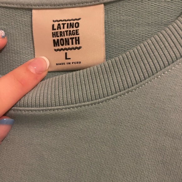 target hola crewneck sweatshirt - Picture 3 of 4